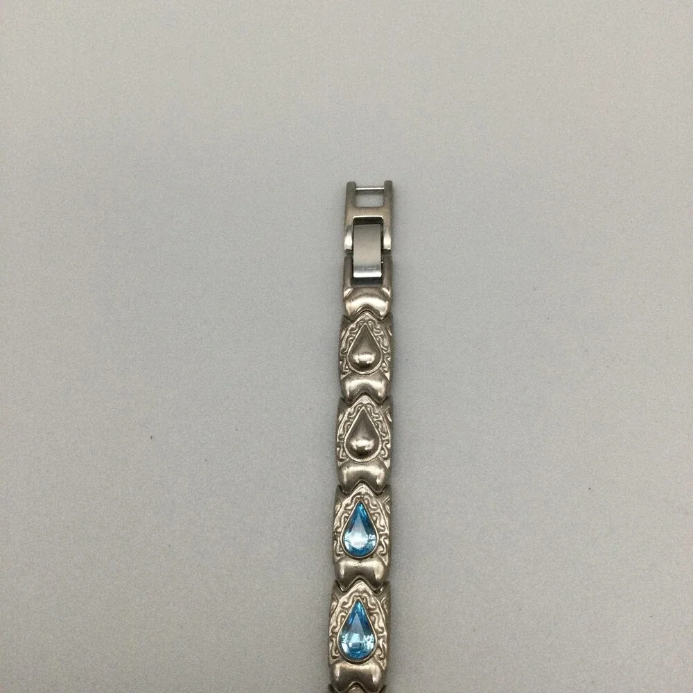 Christian Benet Womens Watch 21mm Silver Tone Blue Crystals FMDCB618 7.5